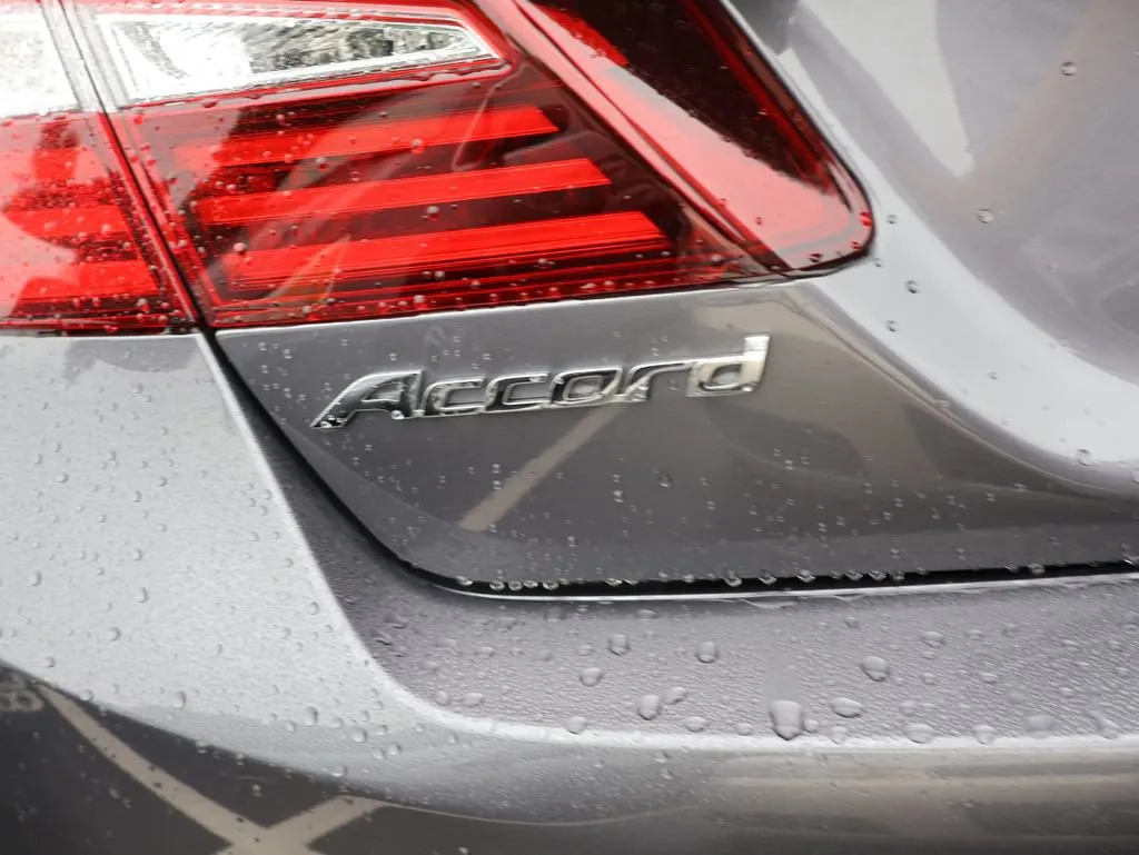 2017 Honda Accord EX-L - Photo 8