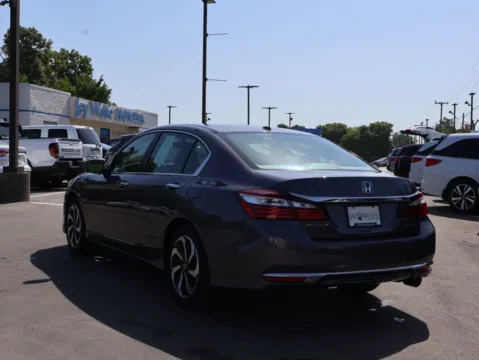 More photos of 2017 Honda Accord Sedan EX-L at Jay Wolfe Honda, MO