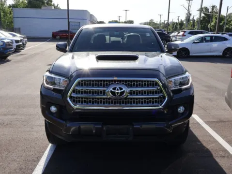 Photos of 2016 Toyota Tacoma TRD Sport for sale in Kansas City, MO at Jay Wolfe Honda