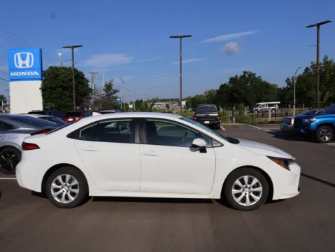 More photos of 2024 Toyota Corolla LE at Jay Wolfe Honda, MO