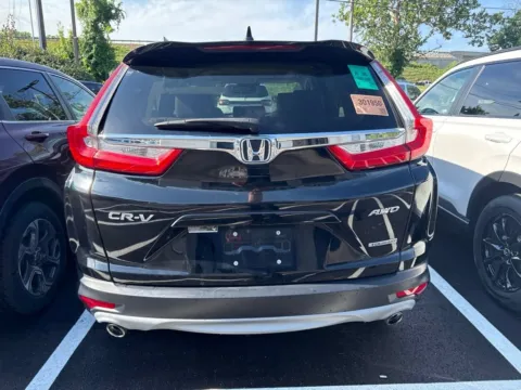 More photos of 2018 Honda CR-V Touring at Jay Wolfe Honda, MO