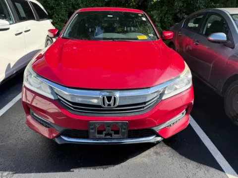 Photos of 2017 Honda Accord Sedan Sport SE for sale in Kansas City, MO at Jay Wolfe Honda