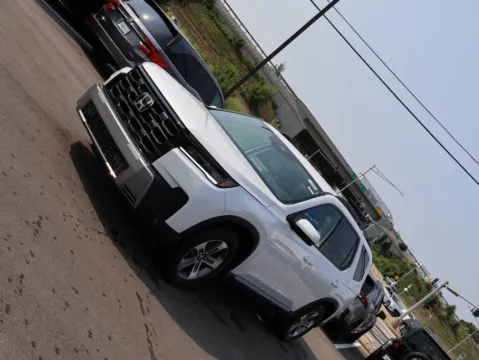Another view of 2026 Honda Pilot EX-L for sale in Kansas City, MO at Jay Wolfe Honda