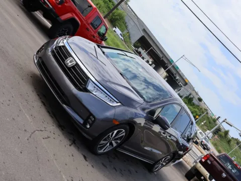 Another view of 2023 Honda Odyssey Touring for sale in Kansas City, MO at Jay Wolfe Honda