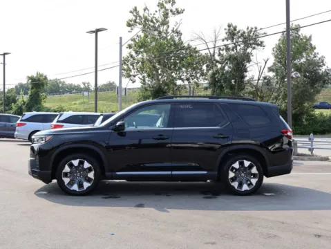 More photos of 2026 Honda Pilot Elite at Jay Wolfe Honda, MO