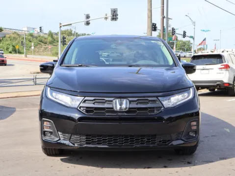 Photos of 2026 Honda Odyssey EX-L for sale in Kansas City, MO at Jay Wolfe Honda