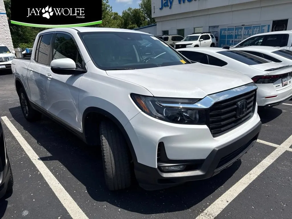 White 2023 Honda Ridgeline RTL for sale in Kansas City, MO