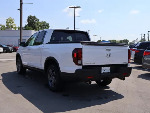 More photos of 2023 Honda Ridgeline RTL at Jay Wolfe Honda, MO
