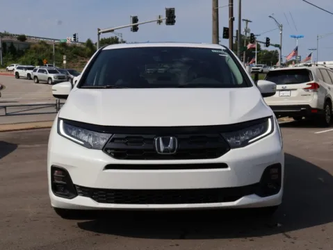 Photos of 2026 Honda Odyssey EX-L for sale in Kansas City, MO at Jay Wolfe Honda