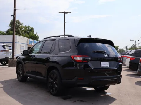 More photos of 2026 Honda Pilot Black Edition at Jay Wolfe Honda, MO