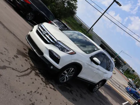 Another view of 2017 Honda Pilot Elite for sale in Kansas City, MO at Jay Wolfe Honda