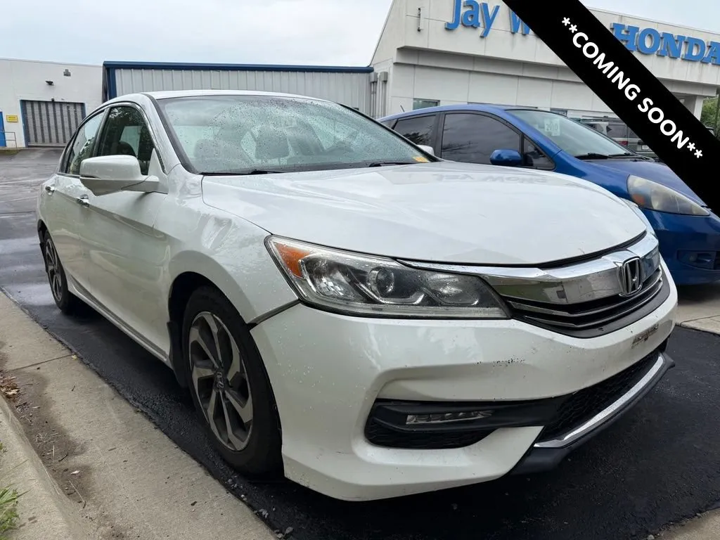 Used 2016 Honda Accord EX-L with VIN 1HGCR2F82GA056653 for sale in Kansas City