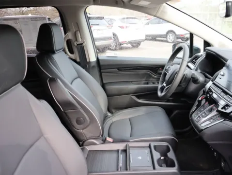 More photos of 2026 Honda Odyssey Touring at Jay Wolfe Honda, MO