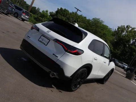 More photos of 2027 Honda HR-V Sport at Jay Wolfe Honda, MO