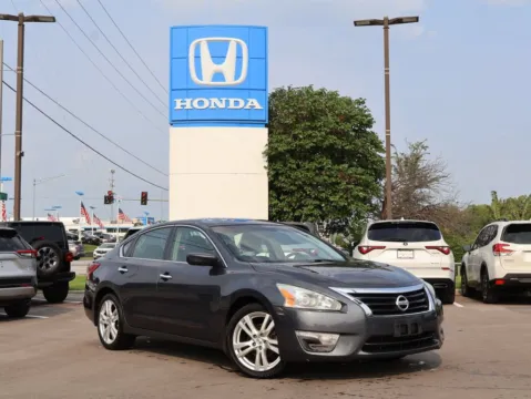 Gray 2013 Nissan Altima 3.5 S for sale in Kansas City, MO