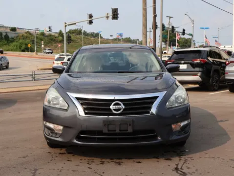 Photos of 2013 Nissan Altima 3.5 S for sale in Kansas City, MO at Jay Wolfe Honda
