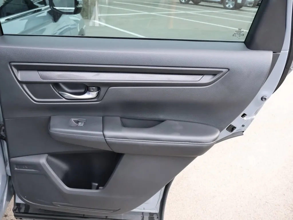 2024 Honda CR-V LX - Photo 14
