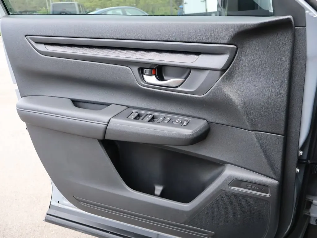 2024 Honda CR-V LX - Photo 28