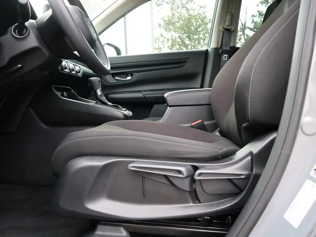 2024 Honda CR-V LX - Photo 29