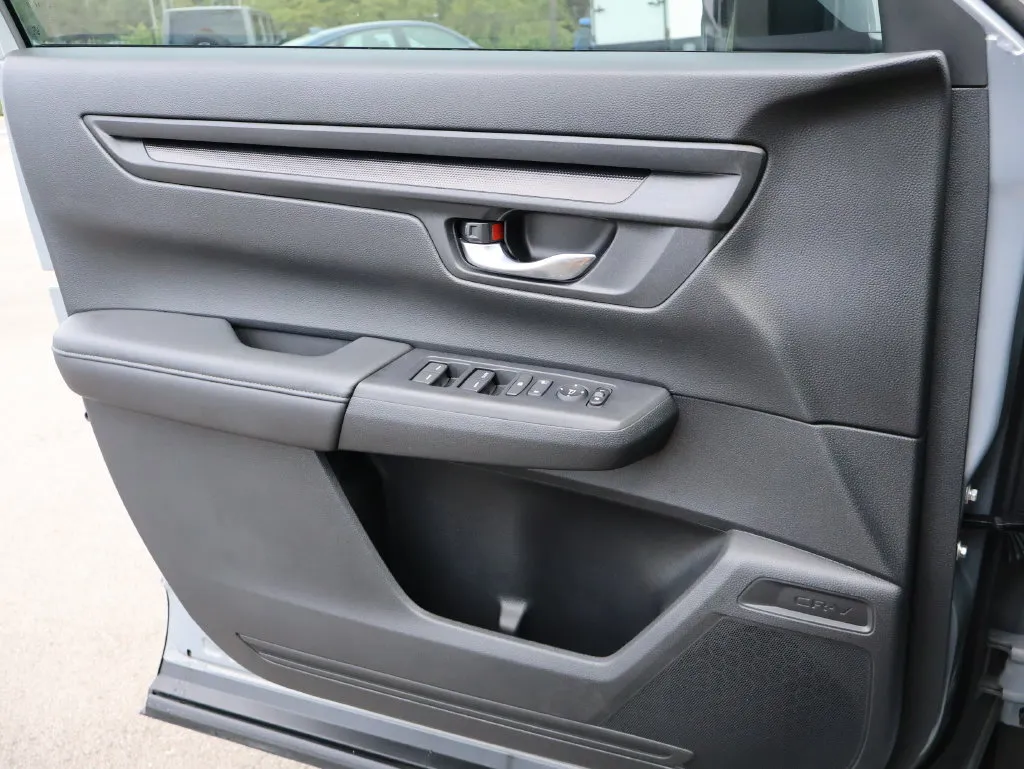 2024 Honda CR-V LX - Photo 28