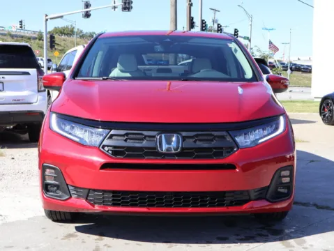 Photos of 2026 Honda Odyssey EX-L for sale in Kansas City, MO at Jay Wolfe Honda