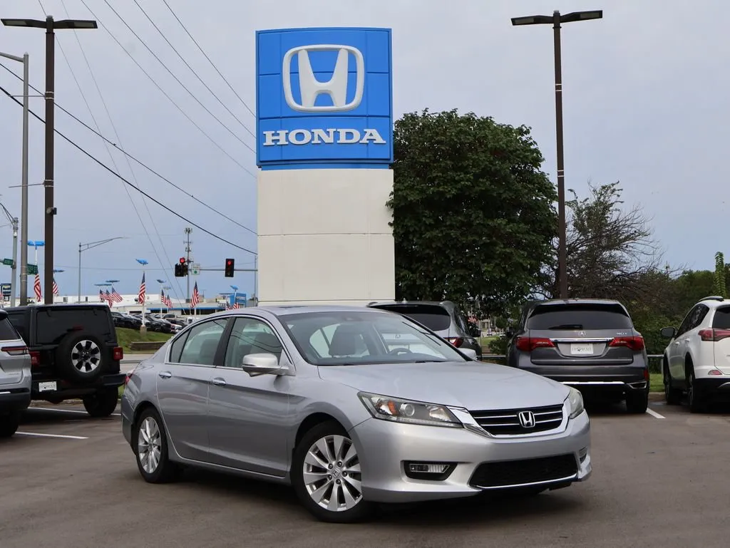 Used 2013 Honda Accord EX-L with VIN 1HGCR2F84DA001777 for sale in Kansas City, MO