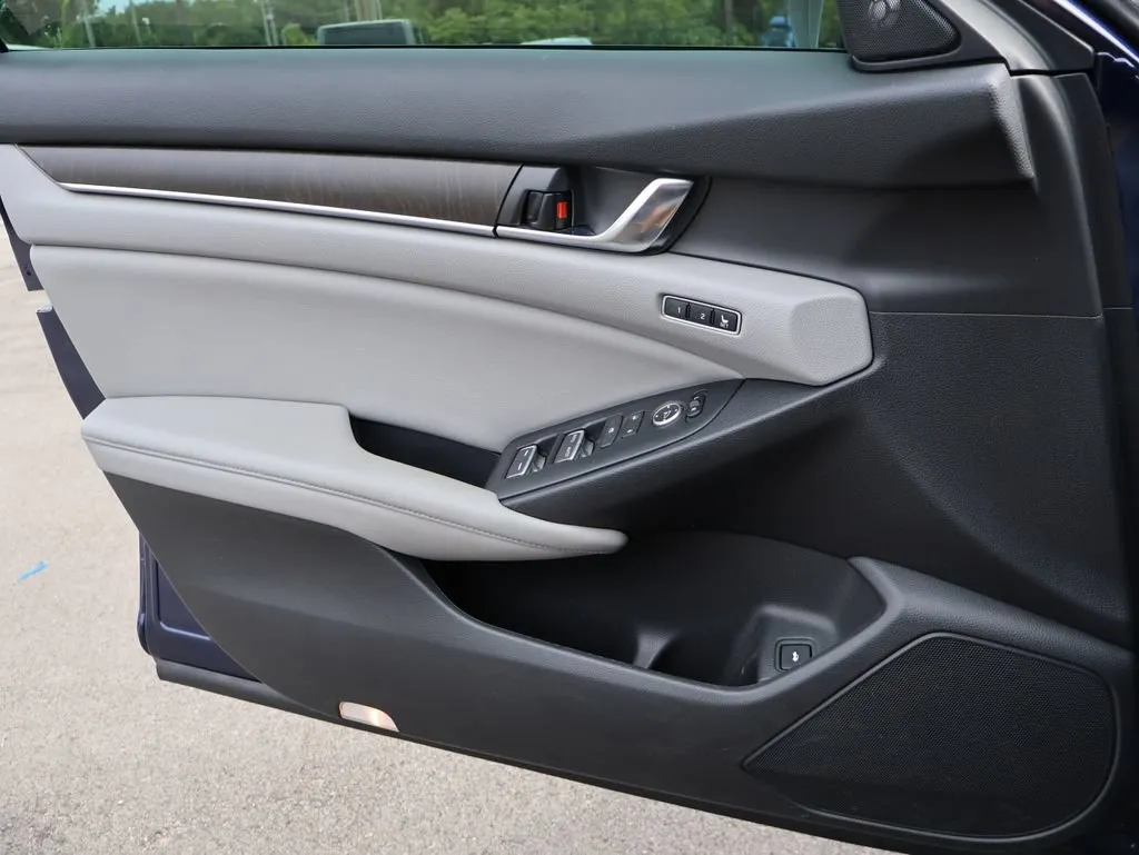 2018 Honda Accord EX-L - Photo 29