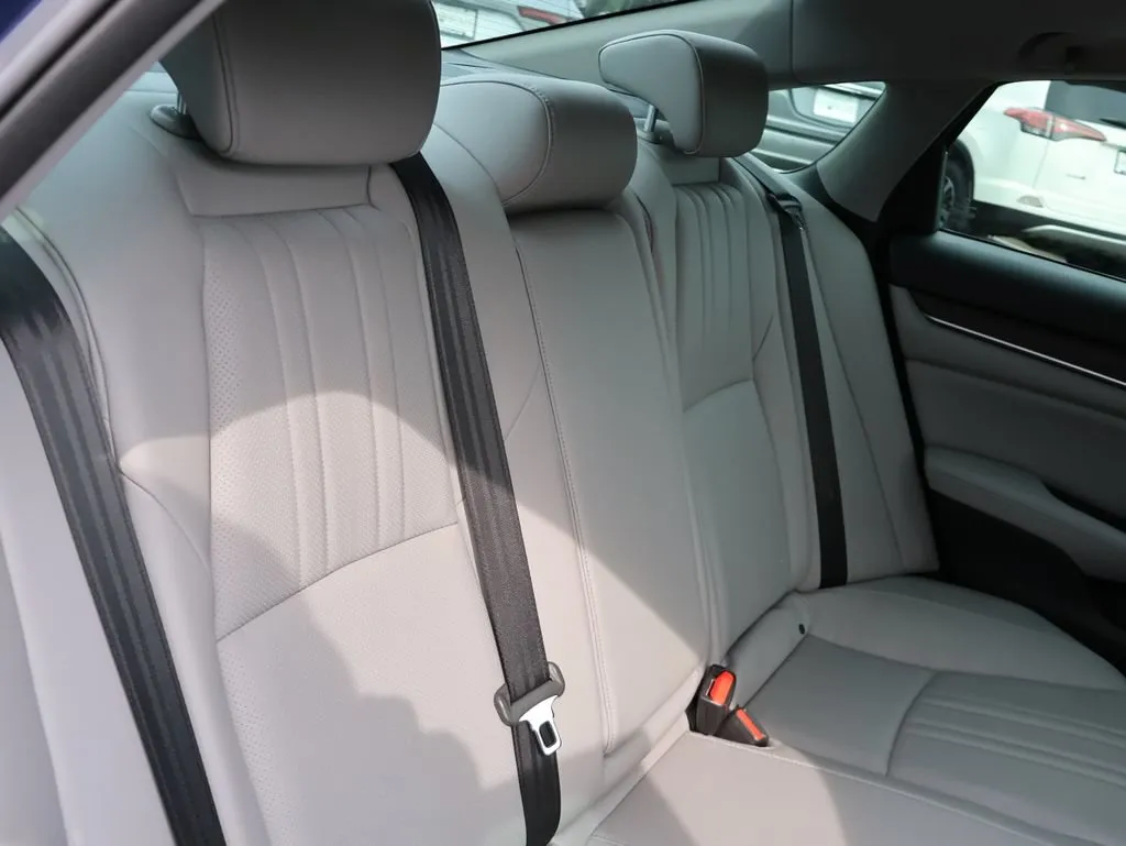 2018 Honda Accord EX-L - Photo 12