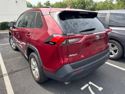 More photos of 2020 Toyota RAV4 Hybrid XLE at Jay Wolfe Honda, MO