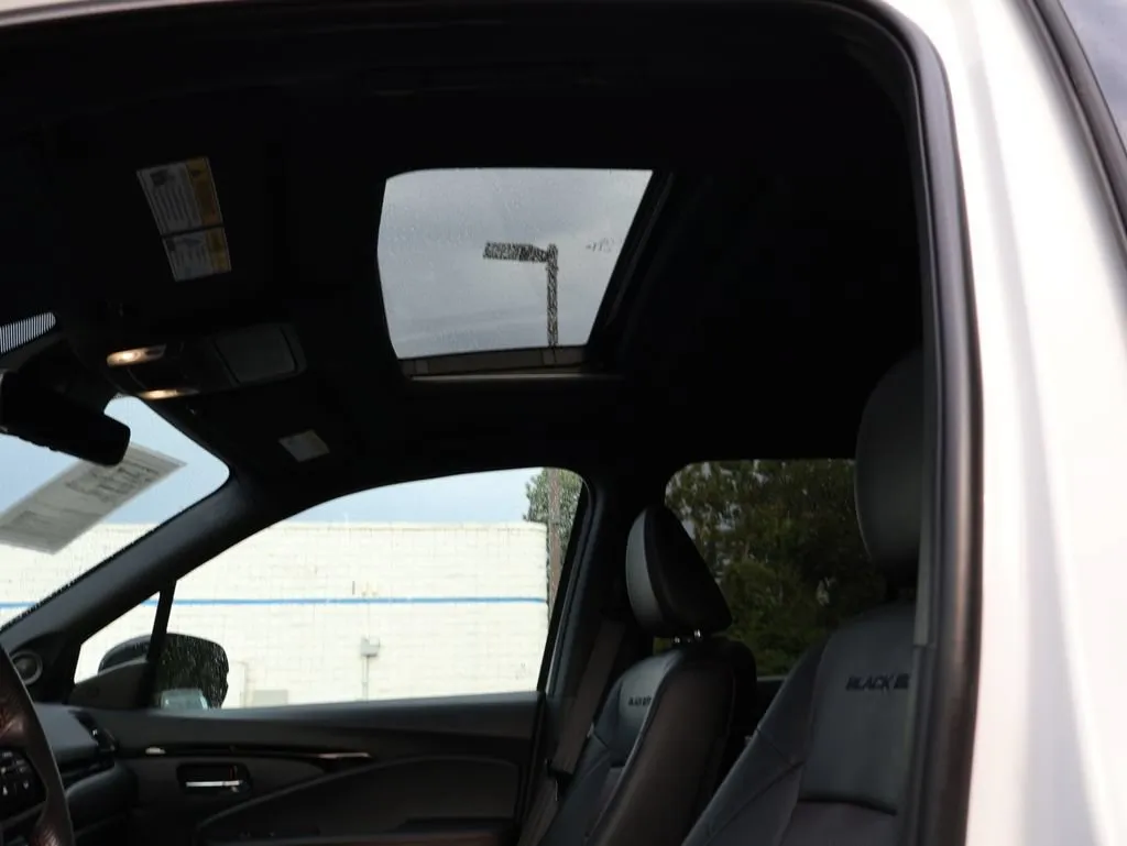 2025 Honda Ridgeline Black Edition - Photo 10
