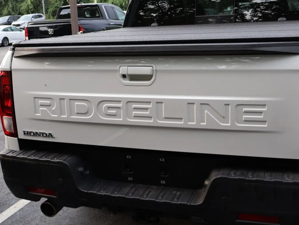 2025 Honda Ridgeline Black Edition - Photo 8
