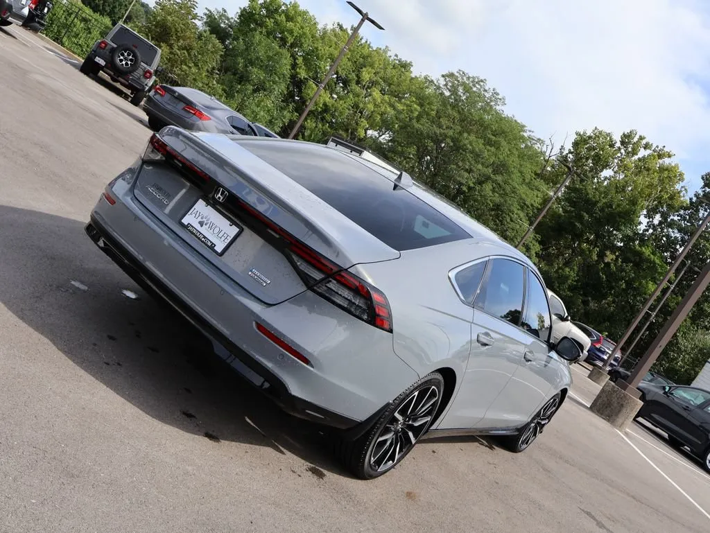 2023 Honda Accord Hybrid Touring - Photo 7