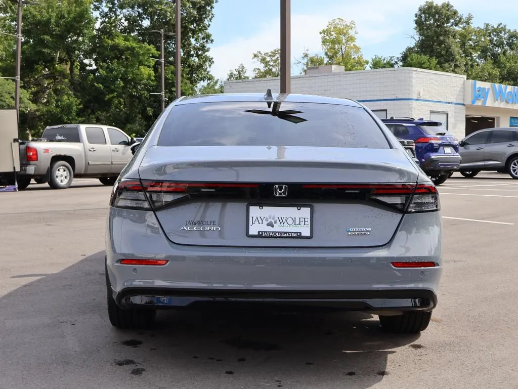2023 Honda Accord Hybrid Touring - Photo 6