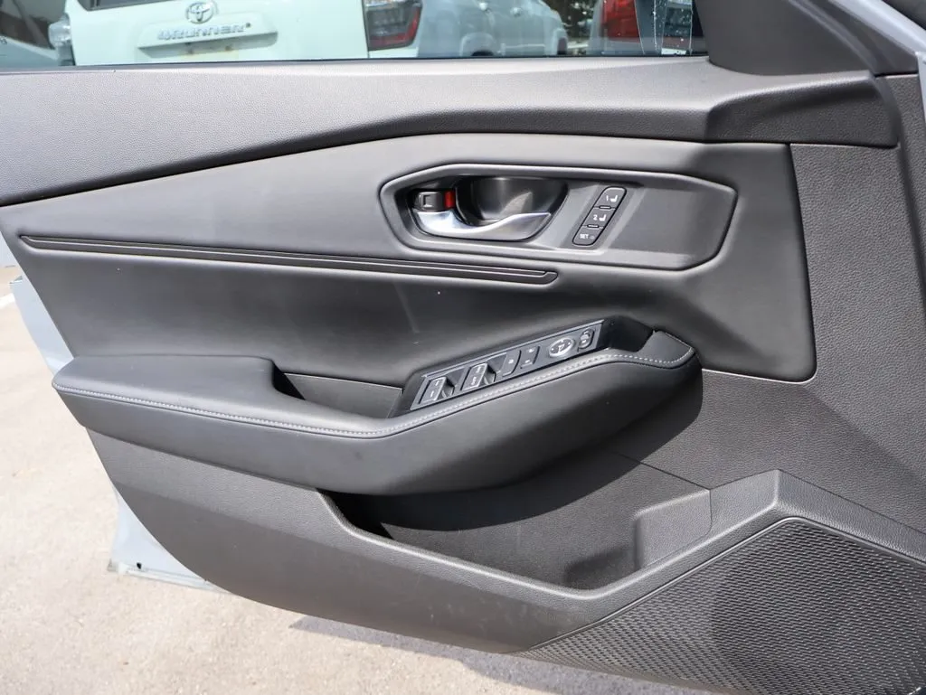 2023 Honda Accord Hybrid Touring - Photo 30
