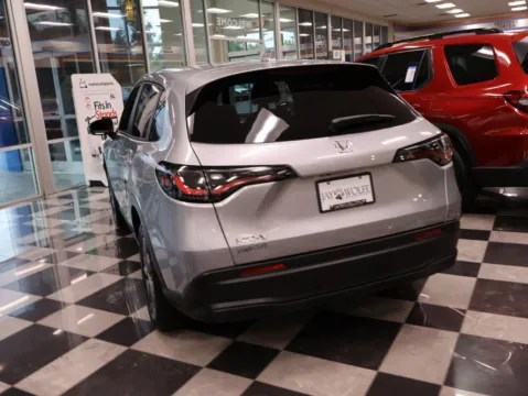 More photos of 2027 Honda HR-V LX at Jay Wolfe Honda, MO