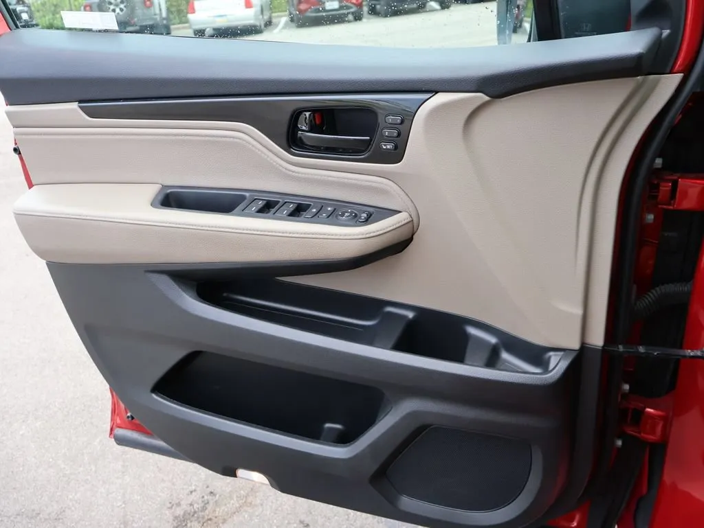 2023 Honda Odyssey Touring - Photo 33