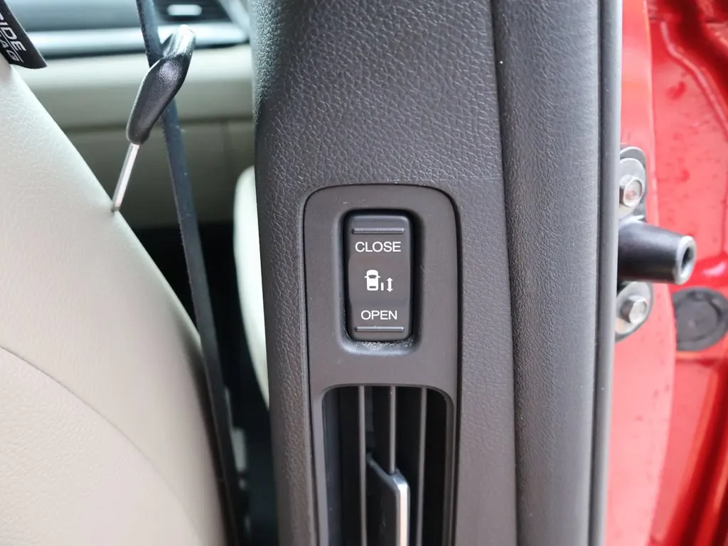 2023 Honda Odyssey Touring - Photo 16