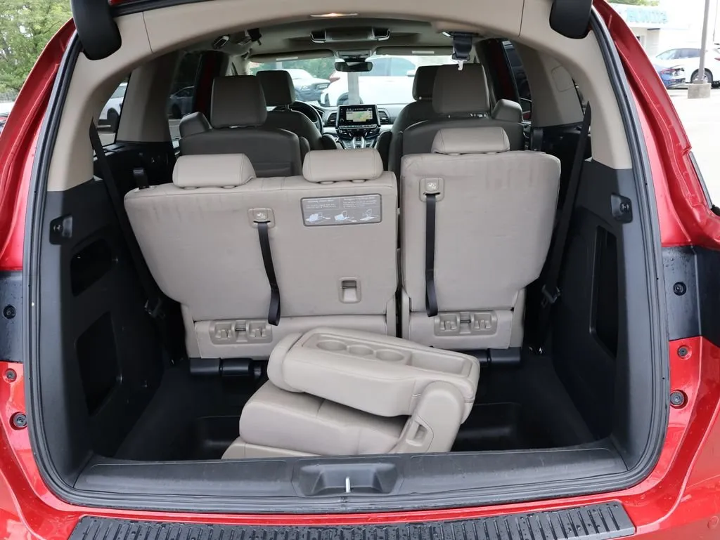 2023 Honda Odyssey Touring - Photo 17