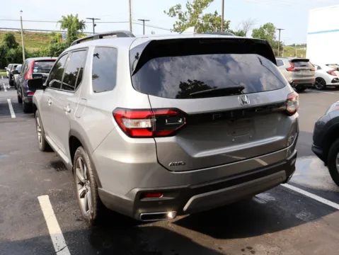 More photos of 2024 Honda Pilot Elite at Jay Wolfe Honda, MO