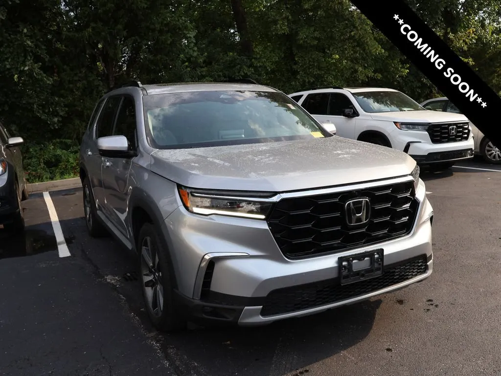 Silver 2024 Honda Pilot Elite for sale in Kansas City, MO