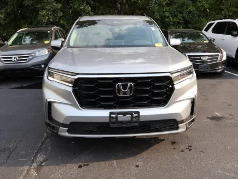 Photos of 2024 Honda Pilot Elite for sale in Kansas City, MO at Jay Wolfe Honda