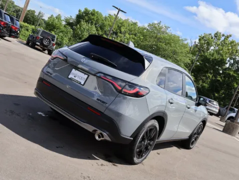 More photos of 2027 Honda HR-V Sport at Jay Wolfe Honda, MO