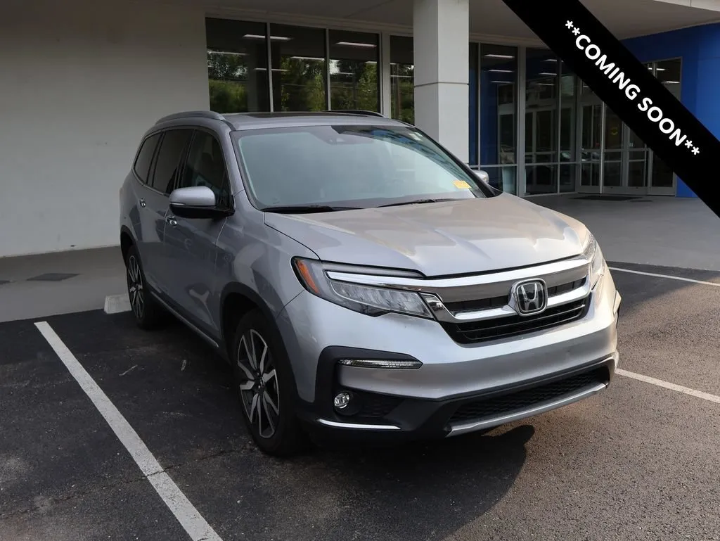 Silver 2022 Honda Pilot Elite for sale in Kansas City, MO