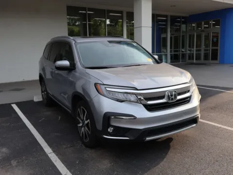 Silver 2022 Honda Pilot Elite for sale in Kansas City, MO