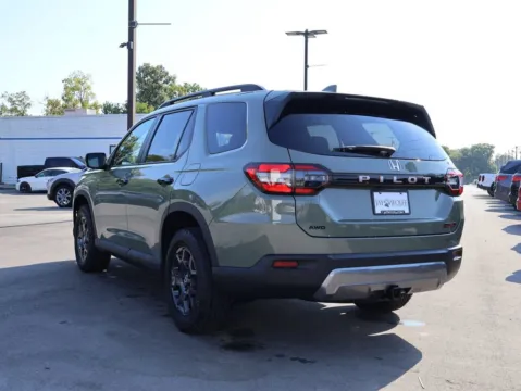 More photos of 2026 Honda Pilot TrailSport at Jay Wolfe Honda, MO