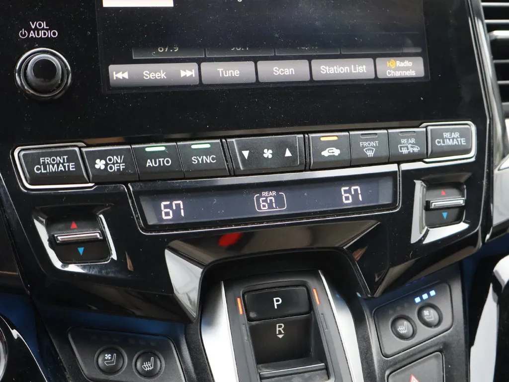 2022 Honda Odyssey Elite - Photo 25