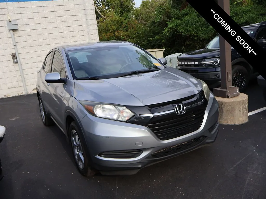 Silver 2018 Honda HR-V LX for sale in Kansas City, MO