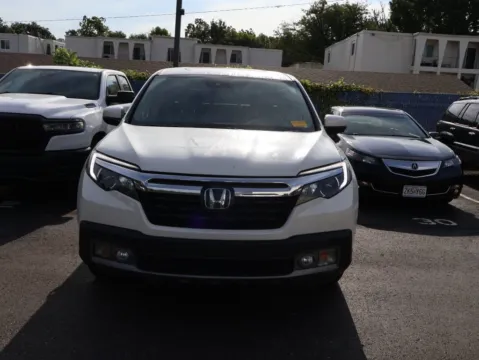 Photos of 2017 Honda Ridgeline RTL-E for sale in Kansas City, MO at Jay Wolfe Honda