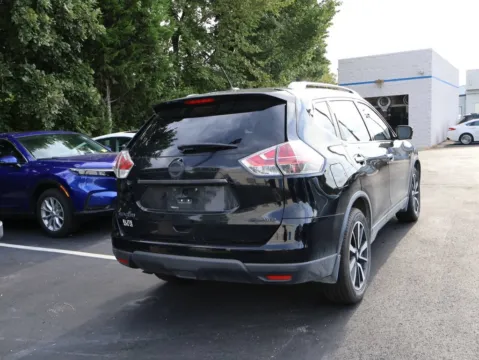 More photos of 2015 Nissan Rogue SL at Jay Wolfe Honda, MO