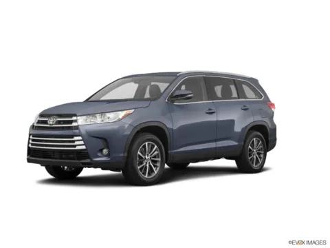 Blue 2019 Toyota Highlander XLE for sale in Kansas City, MO